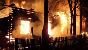 Пожар в нежилом доме