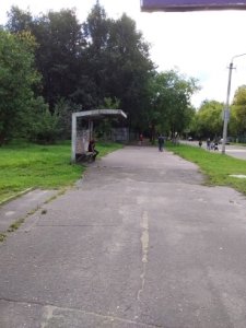 Куда идём мы с Пятачком? На остановку...