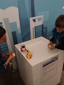 Фоторепортаж с выставки роботов в ДК