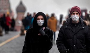 Главврач Ярцевской ЦРБ: Заразиться COVID-19 можно во время разговора при влажном воздухе