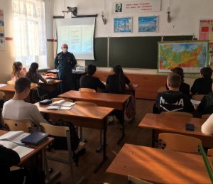 Продолжаются уроки безопасности с инспекторами ГИМС