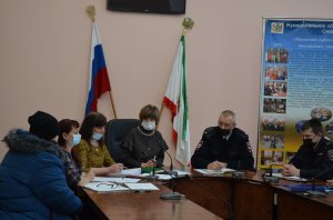 Заседание комиссии по делам несовершеннолетних