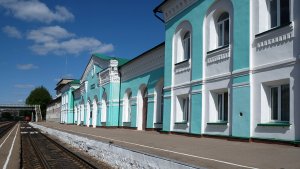 Театр начинается с вешалки, а город с вокзала