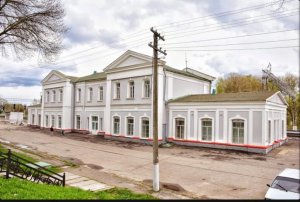 Театр начинается с вешалки, а город с вокзала