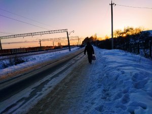 Экономия за счёт горожан. "Чистый город" снижает издержки, не убирает снег с тротуаров.