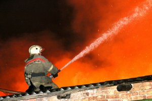 Гараж заполыхал в Ярцеве
