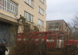 Пожарные спасли бабушку на Солнечной