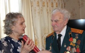 Ярцевчане поздравили со 100 – летием ветерана Великой Отечественной войны Ф.И.Русакова