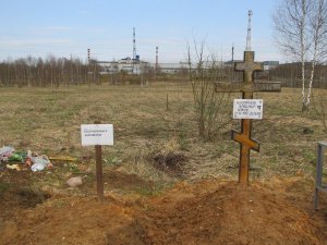 Дорога к кладбищу возле церкви Петра и Павла