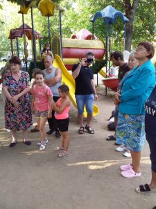 Мы хотим площадку! Да, Да, Да! Не сноси площадку, дядя никогда!