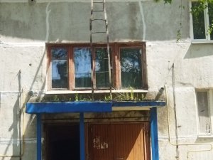 Улица Милохово. Живём, как в Париже, только асфальт пожиже…