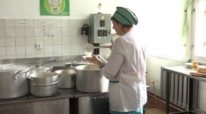 Администрация кормит "завтраками"