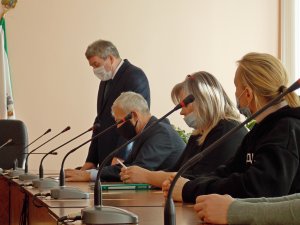 Пора думать о городе, а не о том, кто какого цвета