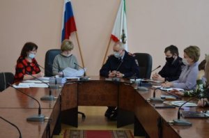 Заседание комиссии по делам несовершеннолетних и защите их прав