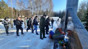 Церемония возложения цветов к памятнику воинам-интернационалистам