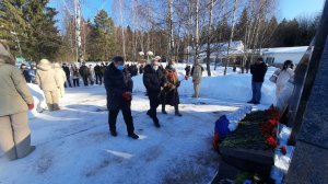 Церемония возложения цветов к памятнику воинам-интернационалистам