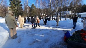 Церемония возложения цветов к памятнику воинам-интернационалистам
