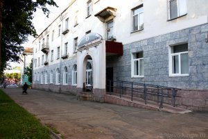 Где лавочки у стоматологии?
