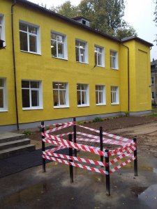 Начальные классы начали заниматься в малом здании гимназии