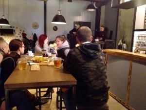 Светлый вечер под гитару в баре ЛагерЪ
