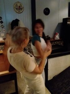 Светлый вечер под гитару в баре ЛагерЪ