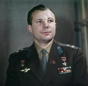 С Днем космонавтики!