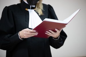 Украл, выпил в тюрьму
