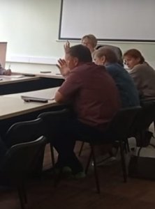 Как ведут себя "новенькие" в городском совете?