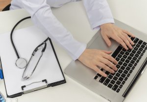 Организациям здравоохранения Смоленщины предстоит перейти на электронные медкарты