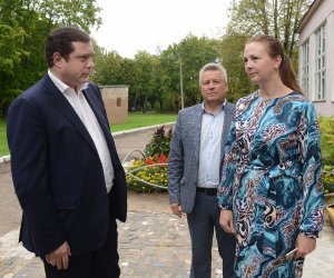 Номенклатура. Бывшего губернатора пристроили.