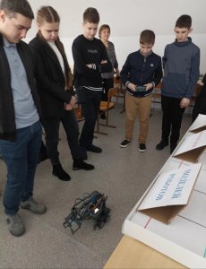 Прошел районный фестиваль-презентация моделей роботов.