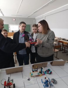 Прошел районный фестиваль-презентация моделей роботов.
