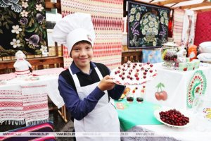 Изучаем спрос. Готовимся к поездке на вишневый фестиваль в июле.