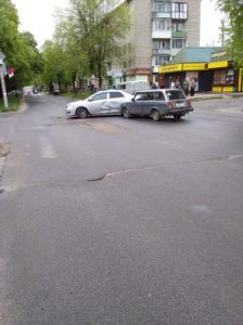Произошли два мелких ДТП