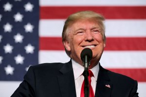 Покушение на Трампа. Чудом остался жив.