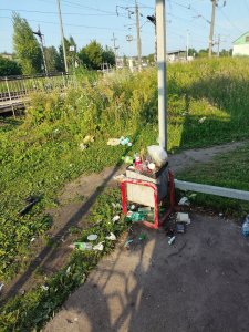 Театр начинается с вешалки, а Ярцево в помойки