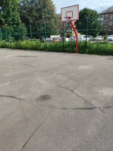 Злобная ухмылка их шпиона и обаятельная улыбка нашего резидента